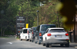 Autostāvvietas pie Plitvices ezeriem