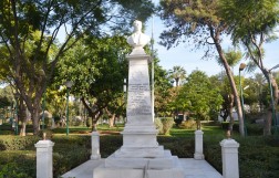 Бюст Кристодулоса Созоса в Лимасоле