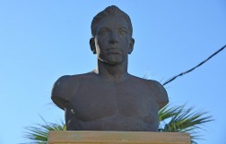 Бюст Христакиса Птохопулоса