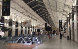 Luggage storage at Saint-Lazare Train Station (Paris)