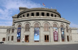 Национальный академический театр оперы и балета имени Александра Спендиаряна