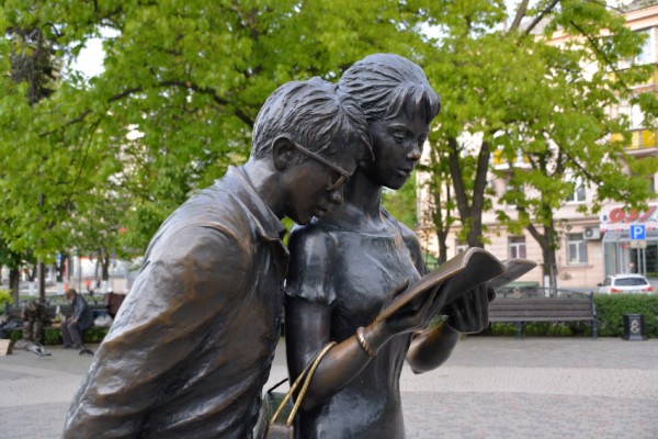 Monument to Shurik and Lidochka in Krasnodar