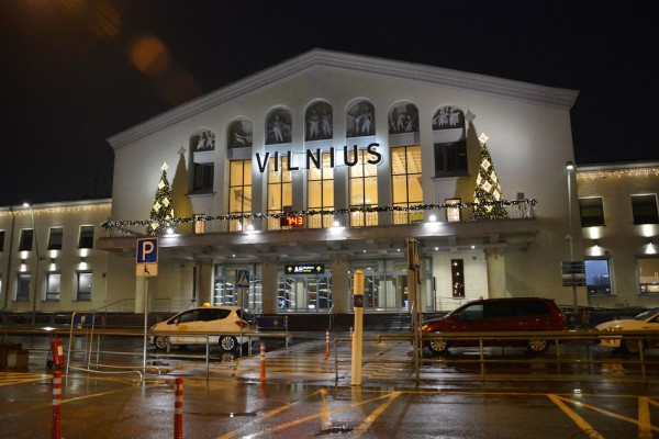 How to get to Vilnius airport
