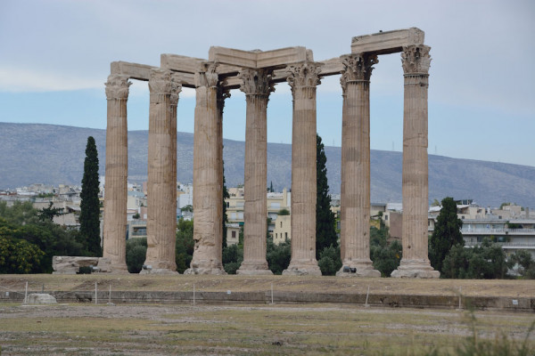 Храм Зевса Олимпийского (Олимпейон) в Афинах