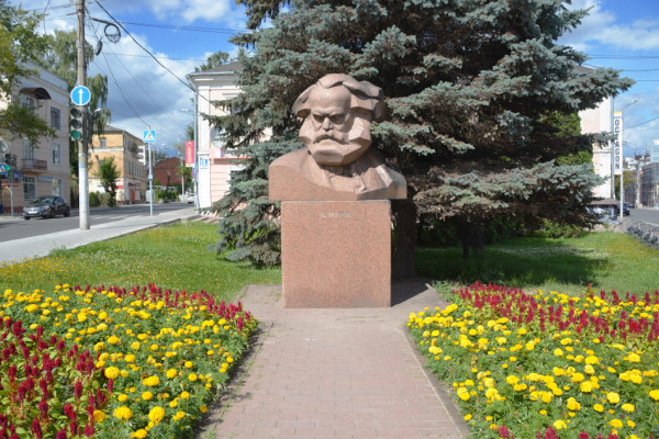 Памятник Карлу Марксу, Калуга