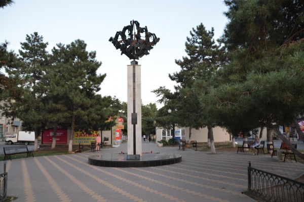 Памятник жертвам теракта 24 марта 2001 года