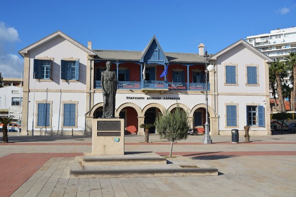 Памятник философу Зенону Китийскому, Ларнака